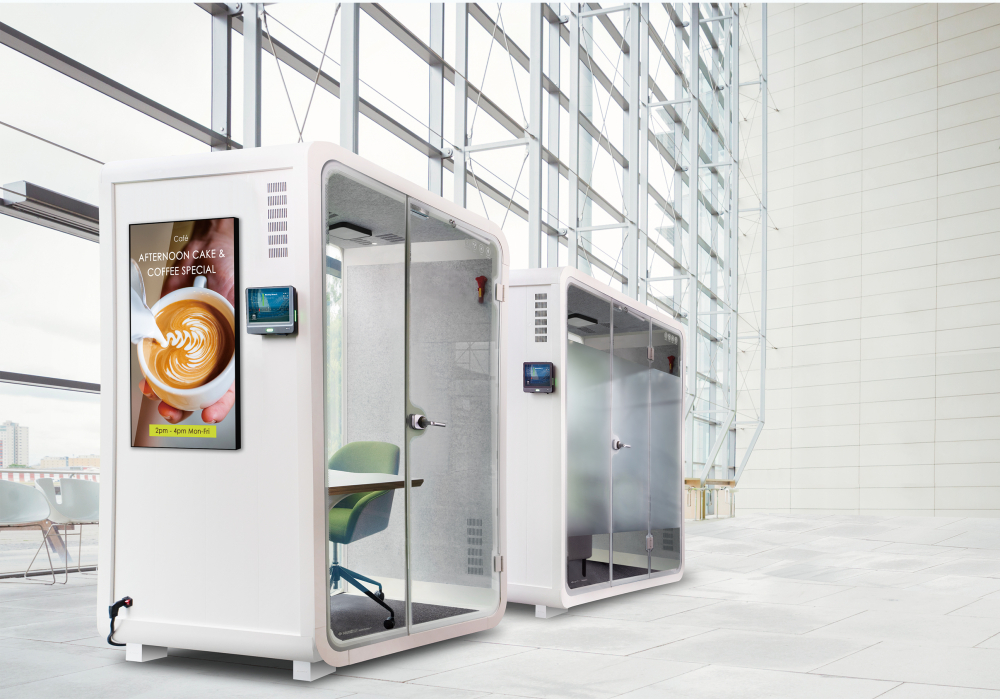 非凡娱乐子公司达擎之智慧行动办公舱，采用PDLC智能调光玻璃设计，透过通电与断电的电流切换，呈现透明与雾面效果，具节能降耗特性并兼顾隐私，确保信息安全