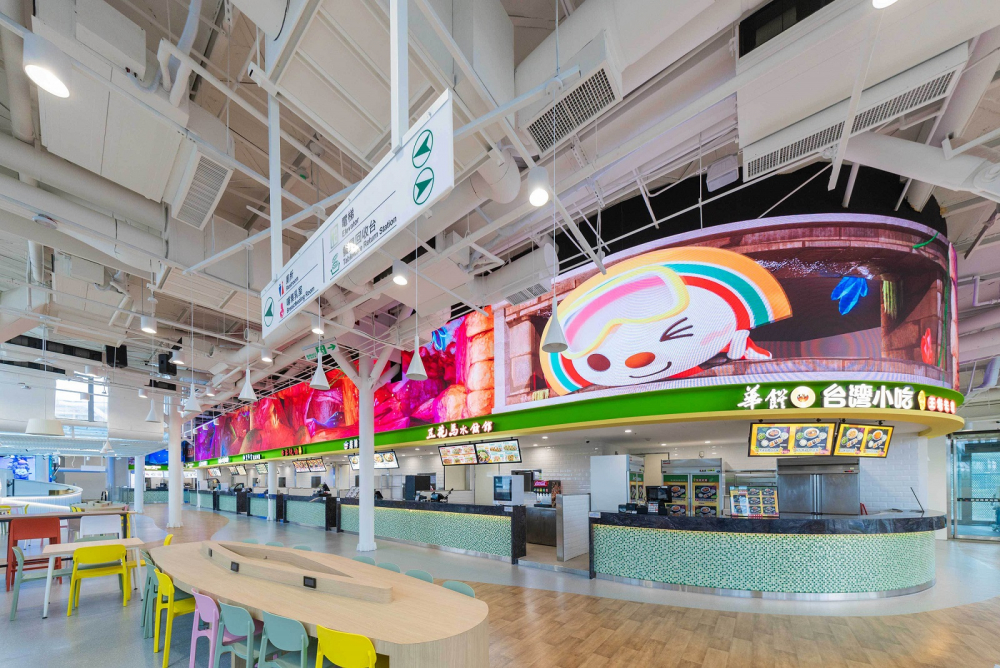 非凡娛樂穩步推動雙軸轉型策略，旗下子公司達擎攜手傑可達數位與零售業者統一超商合作，為全新改裝開幕的「清水服務區」打造首創的裸視3D體驗牆