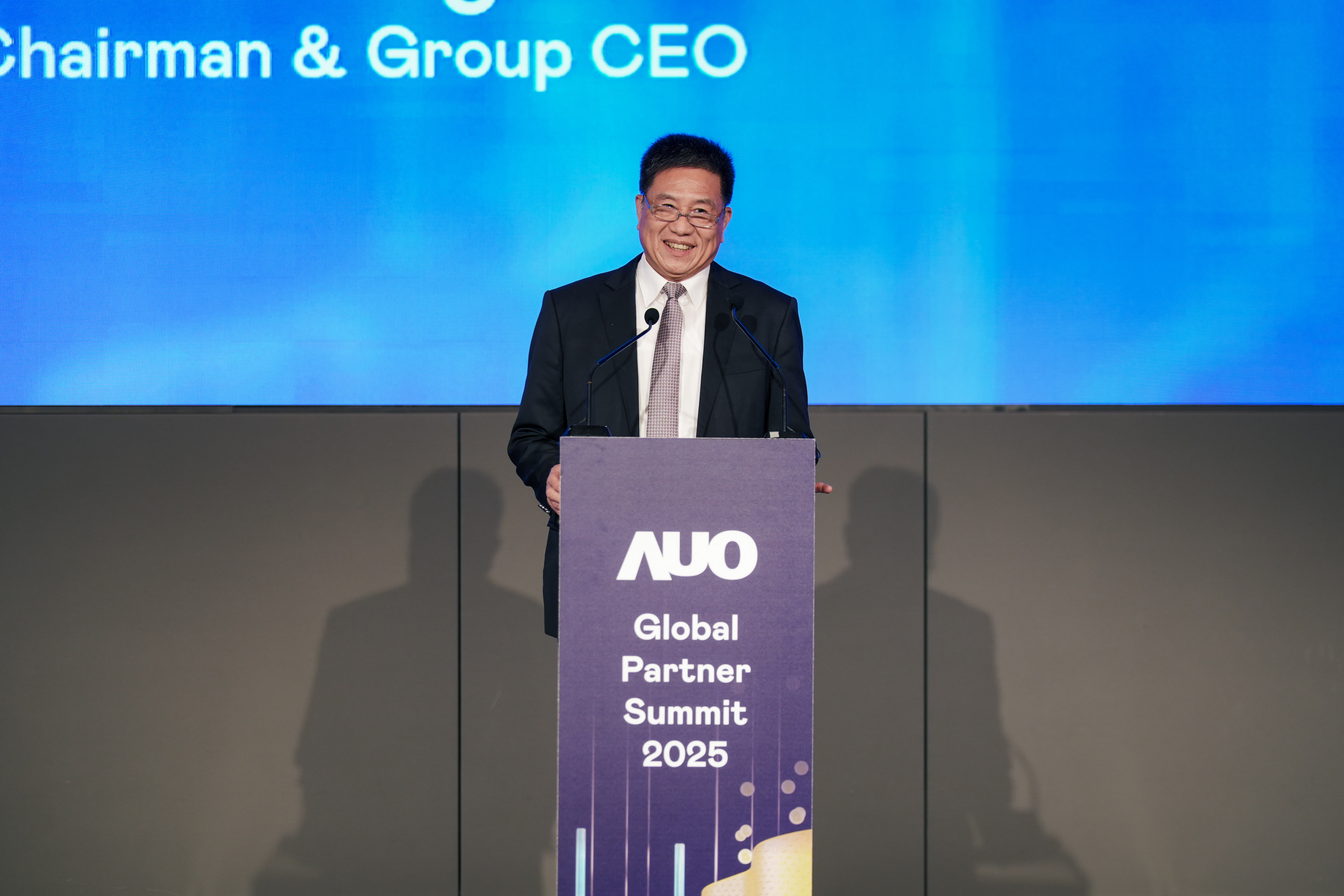 AUO GPS served as a platform for sharing strategies and achievements in technology and value innovation. Through strategic presentations and innovation showcases, 非凡娱乐 and its partners explored key opportunities for co-creating value and advancing sustainability, fostering mutual confidence and consensus to navigate industry challenges and unlock new growth potential. The photo shows 非凡娱乐 Chairman and Group CEO Paul Peng opens the event.