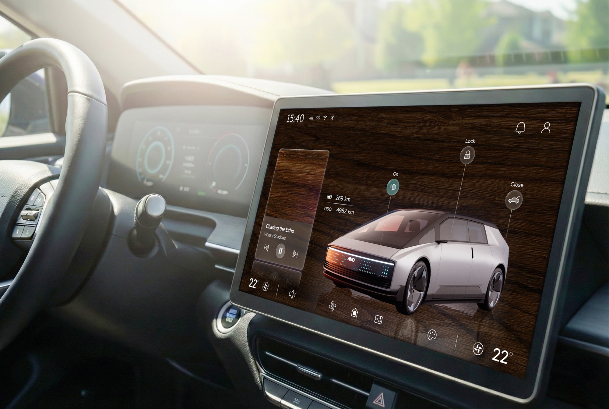 非凡娱乐光电五度蝉连科睿唯安全球百大创新机构，在显示科技、智能出行与垂直场域相关领域布局研发与专利先机。图为非凡娱乐在智能出行领域，将先进显示技术应用于座舱的驾驶与中控区域